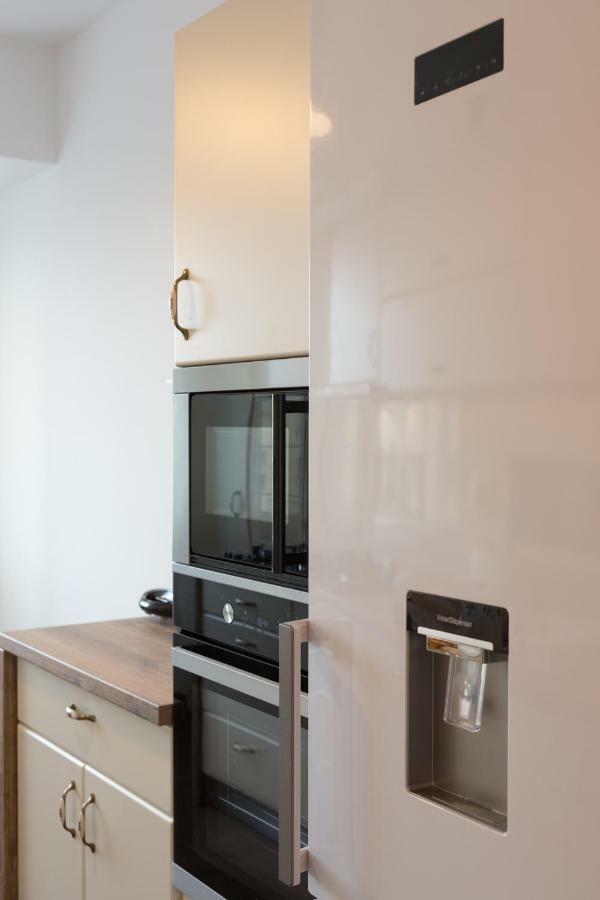 Central Luxury Flat With Terrace - Adela Accommodation - Ideal For Long Stays Bukarest Kültér fotó