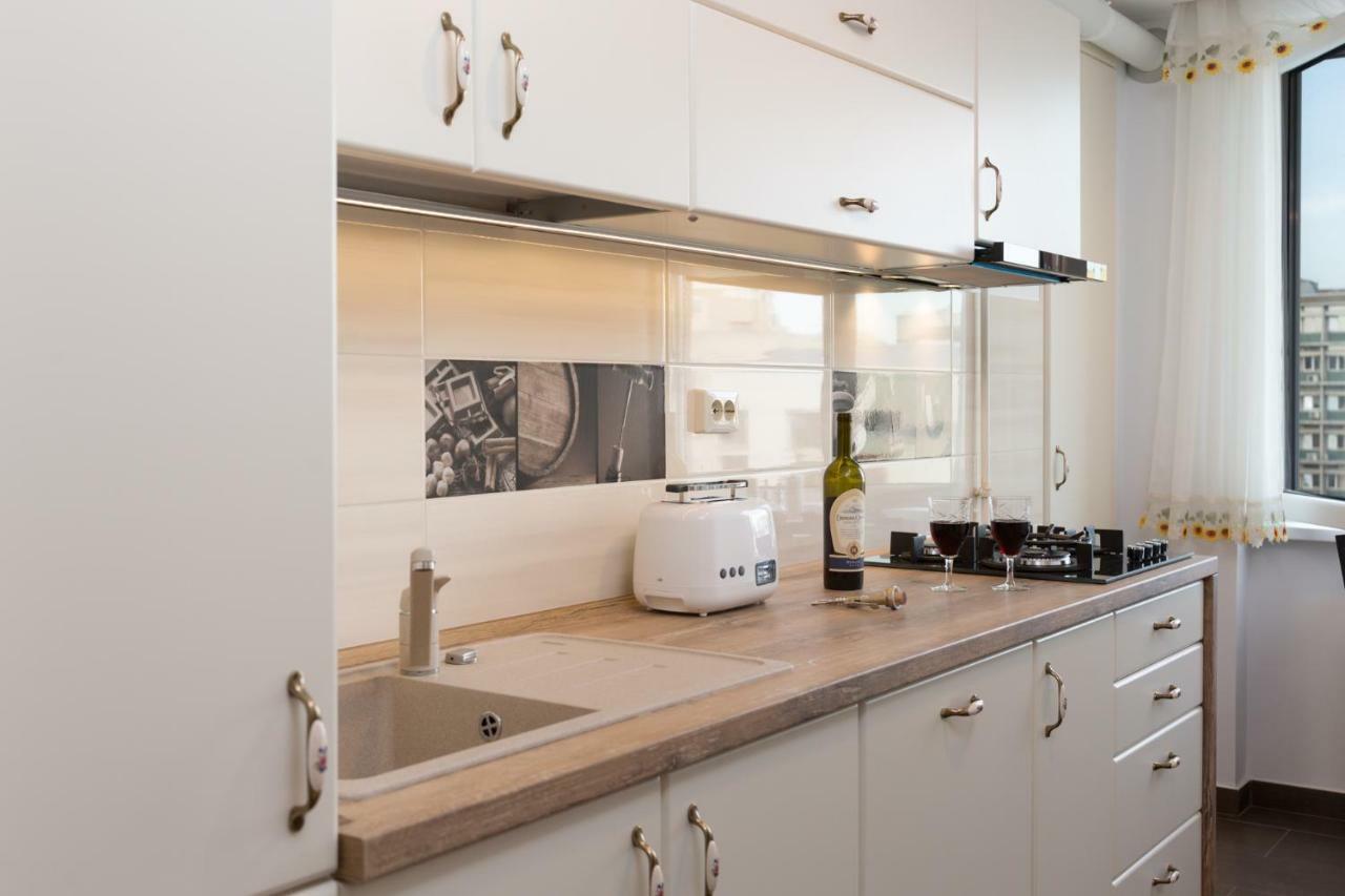 Central Luxury Flat With Terrace - Adela Accommodation - Ideal For Long Stays Bukarest Kültér fotó
