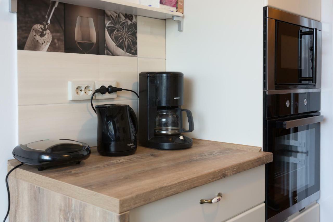 Central Luxury Flat With Terrace - Adela Accommodation - Ideal For Long Stays Bukarest Kültér fotó