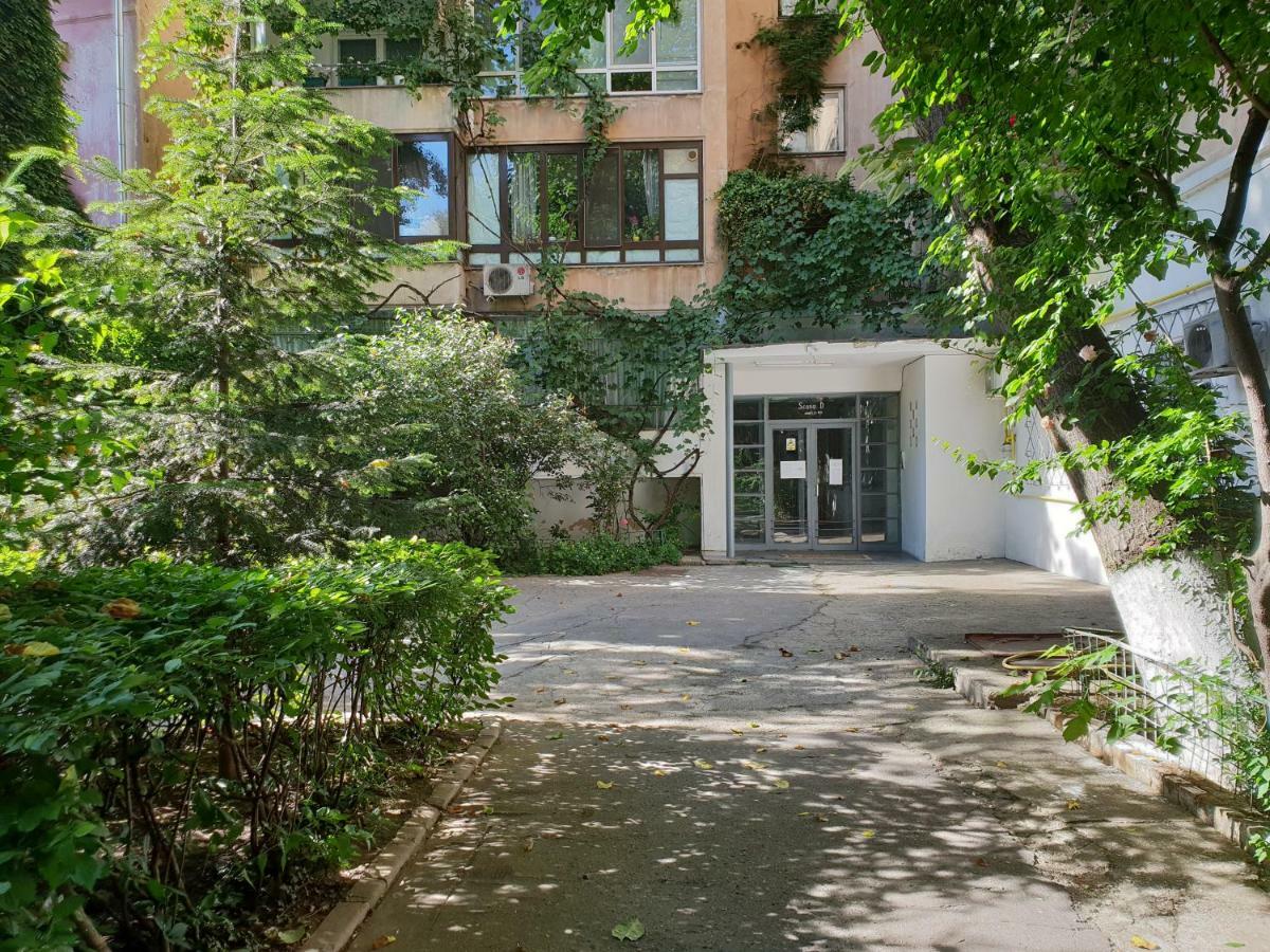 Central Luxury Flat With Terrace - Adela Accommodation - Ideal For Long Stays Bukarest Kültér fotó